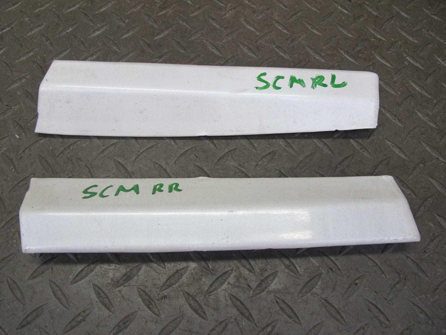 92-96 Lexus UZZ30L SC300 SC400 Set of 2 Rear Lower Fender Molding White OEM