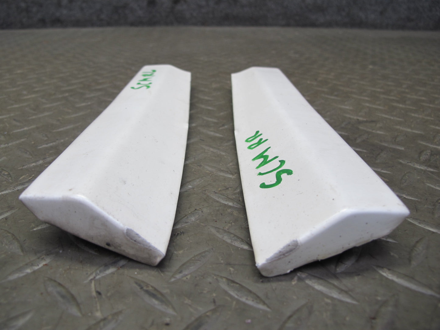 92-96 Lexus UZZ30L SC300 SC400 Set of 2 Rear Lower Fender Molding White OEM