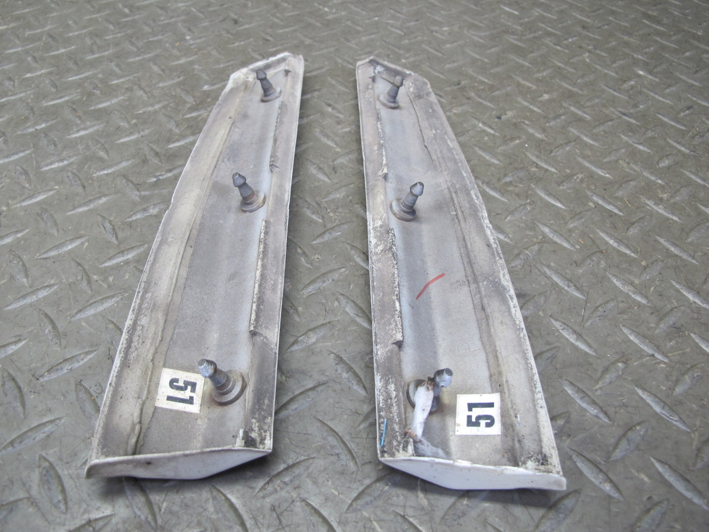 92-96 Lexus UZZ30L SC300 SC400 Set of 2 Rear Lower Fender Molding White OEM