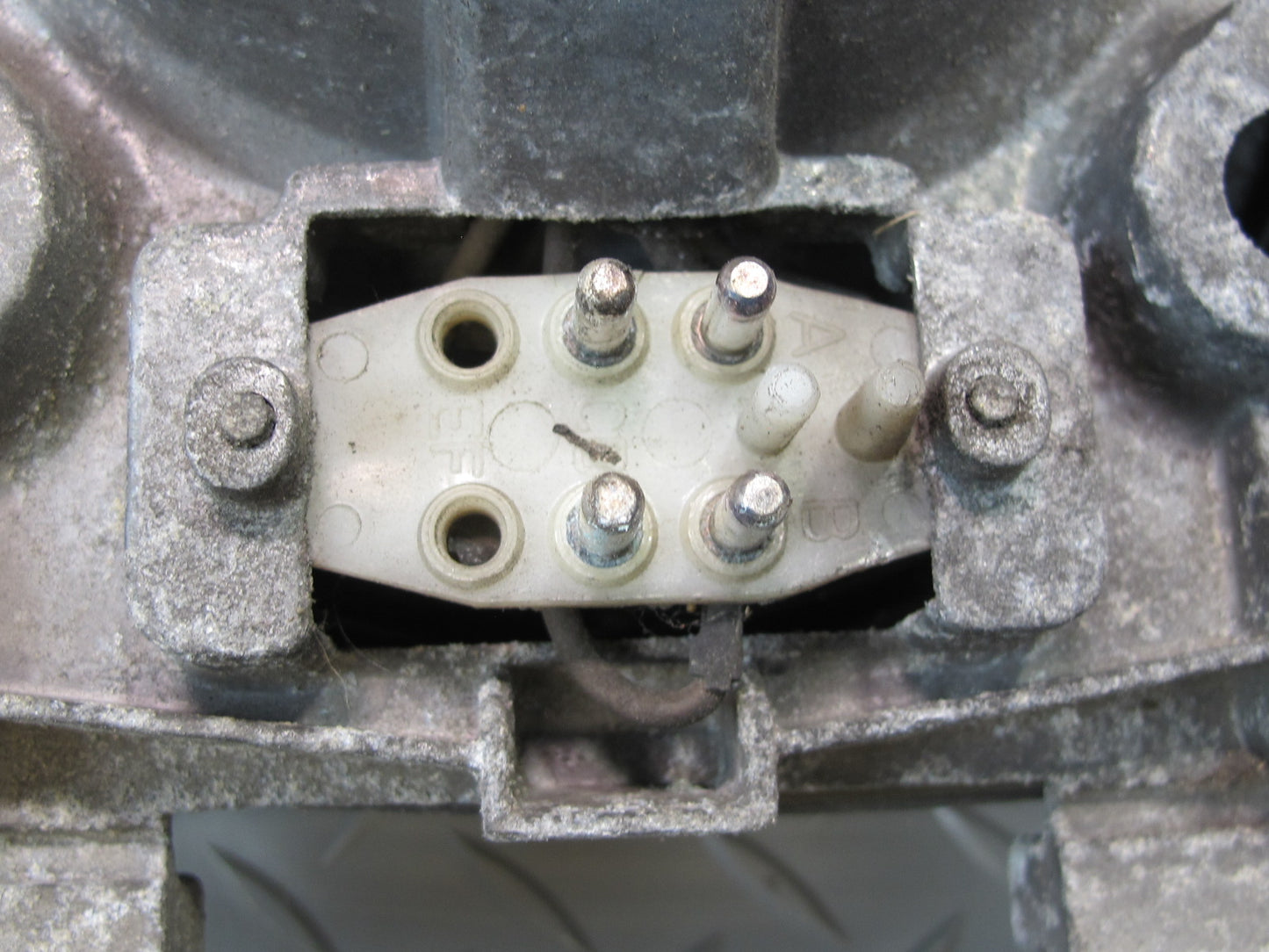 79-85 Mercedes W123 300D Front Right Halogen Headlight Lamp w Trim OEM