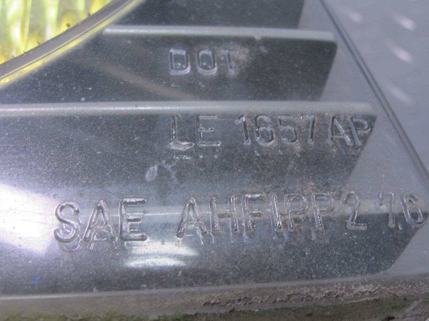 79-85 Mercedes W123 300D Front Right Halogen Headlight Lamp w Trim OEM