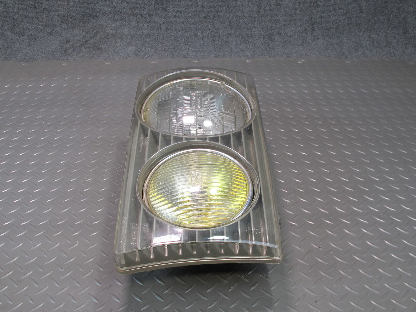 79-85 Mercedes W123 300D Front Right Halogen Headlight Lamp w Trim OEM