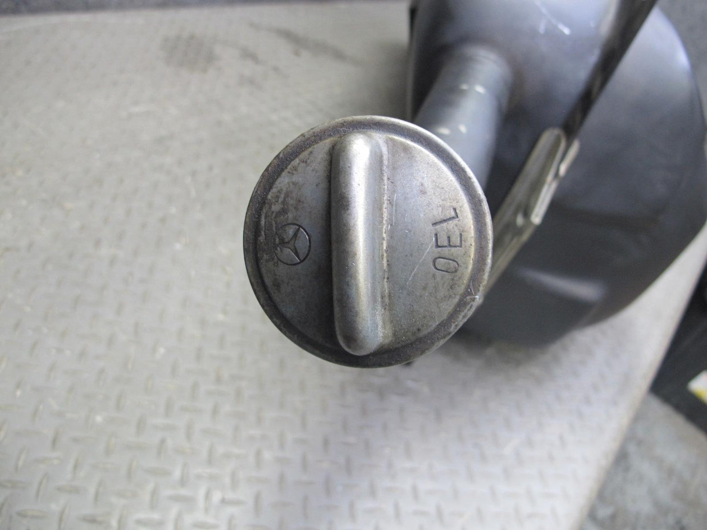 82-85 Mercedes W123 300D Diesel Sedan Fuel Tank Unit w Cap OEM