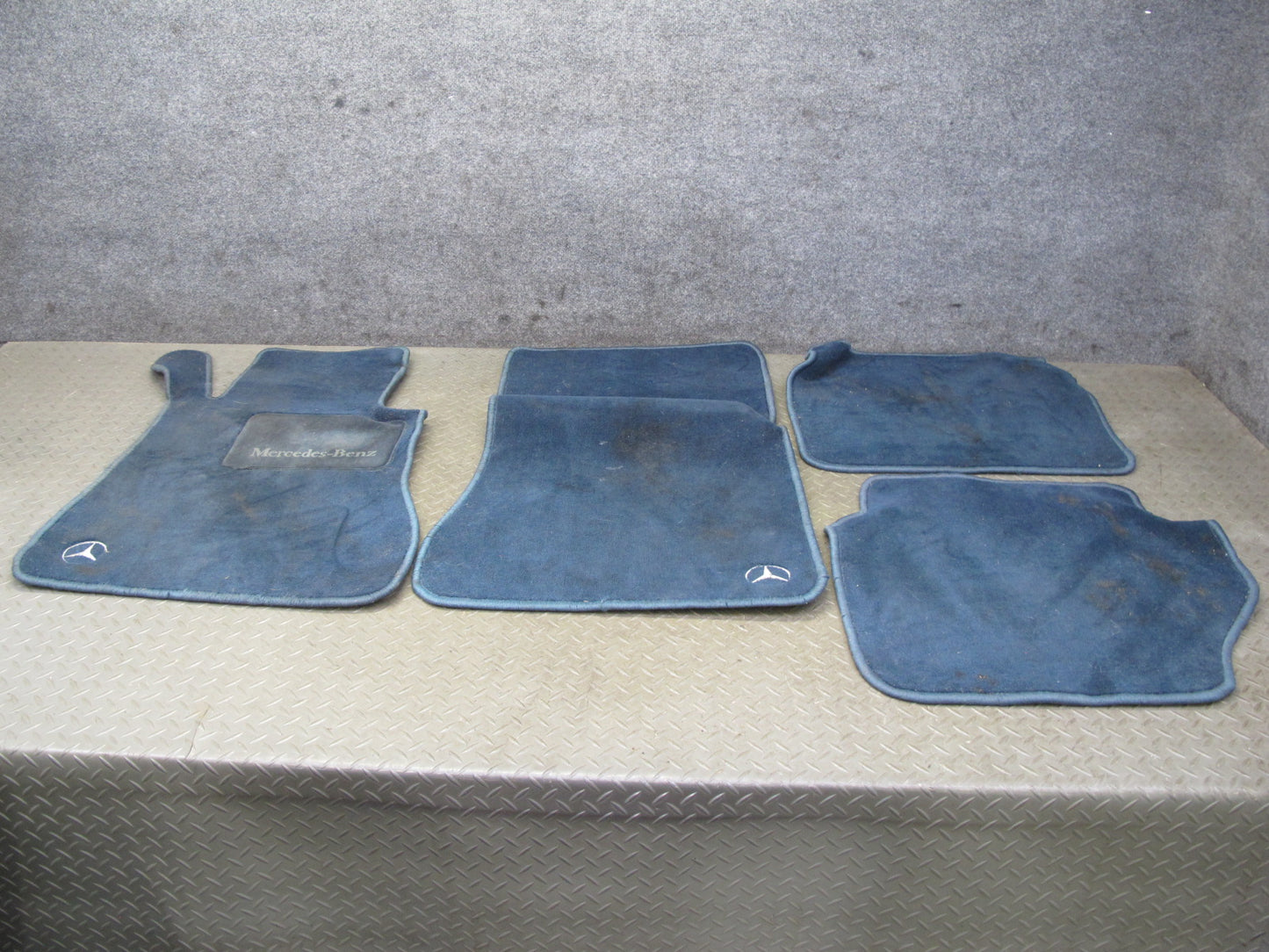 84-85 Mercedes W123 300D Sedan Front & Rear Carpet Floor MAT Cover Blue Set OEM