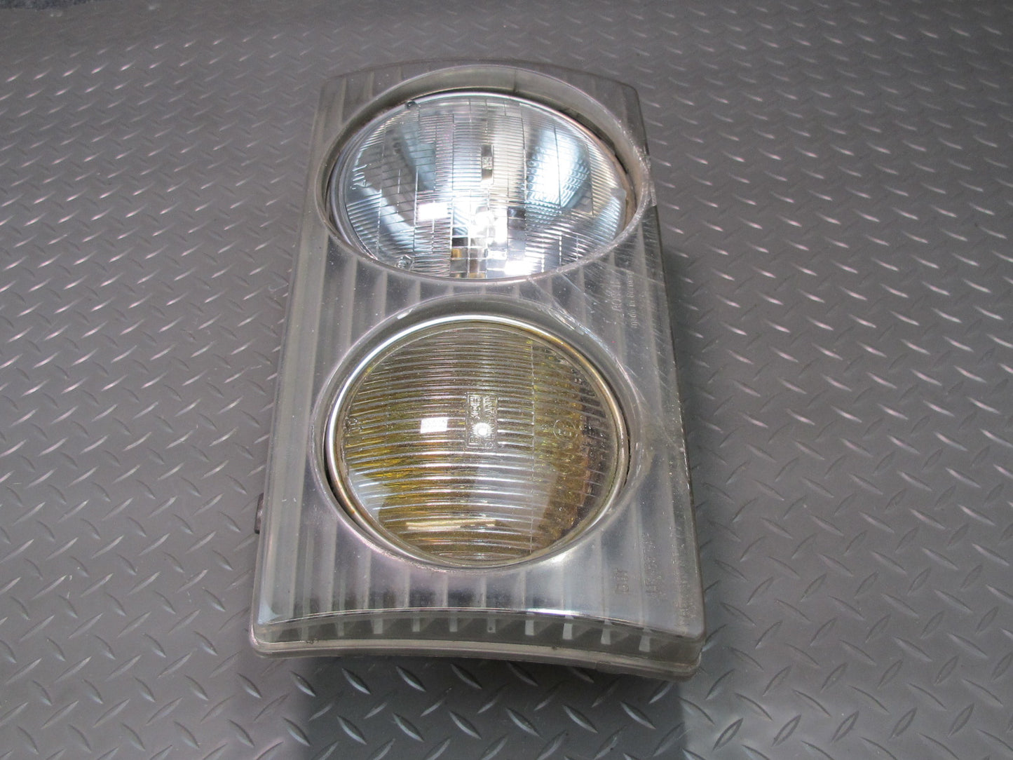 79-85 Mercedes W123 300D Front Left Halogen Headlight Lamp w Trim OEM