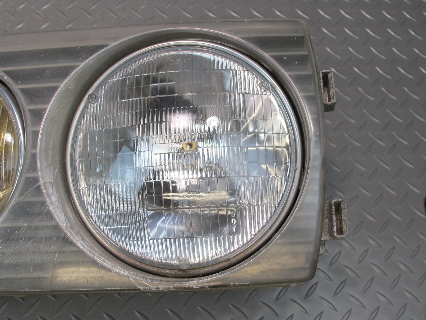 79-85 Mercedes W123 300D Front Left Halogen Headlight Lamp w Trim OEM