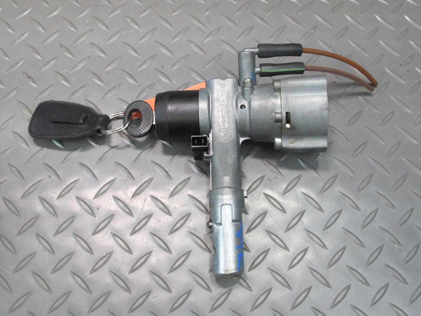 81-85 Mercedes W123 300D Ignition Switch Door Handle & Trunk Lock KEY Set OEM