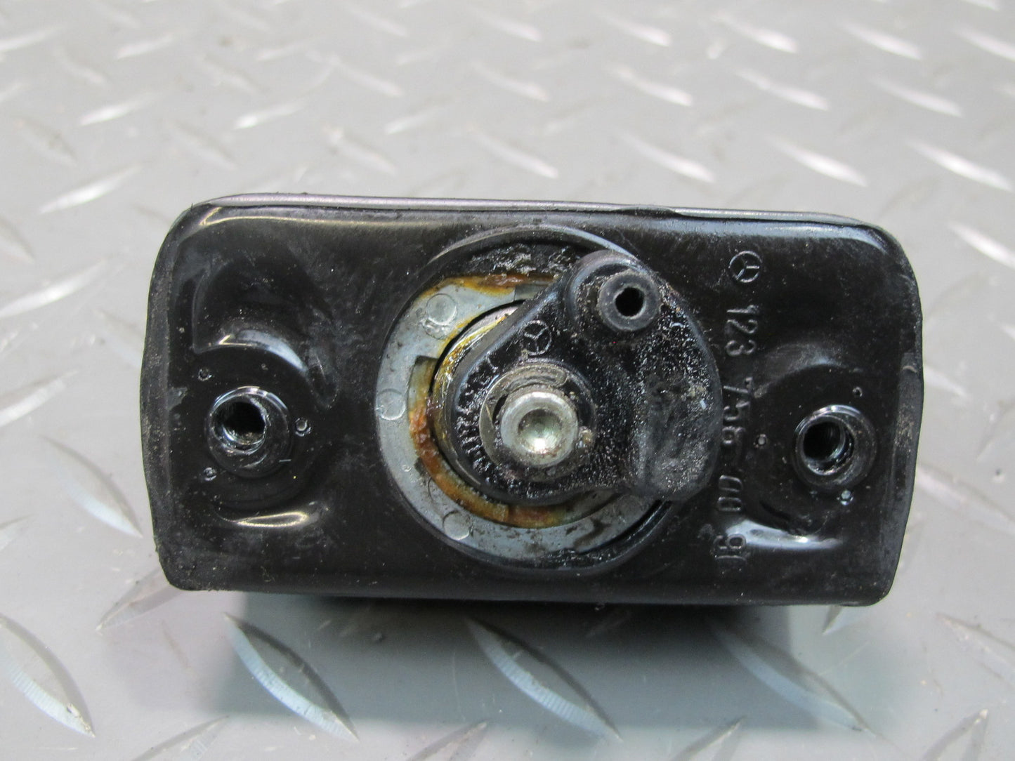 81-85 Mercedes W123 300D Ignition Switch Door Handle & Trunk Lock KEY Set OEM