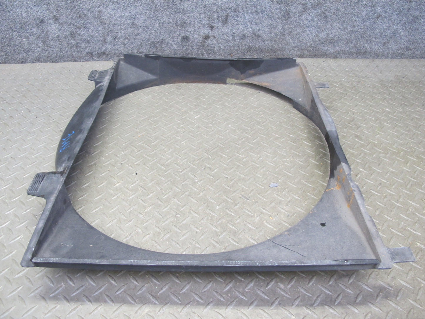 81-85 Mercedes W123 300D Engine Cooling Fan Motor Shroud OEM