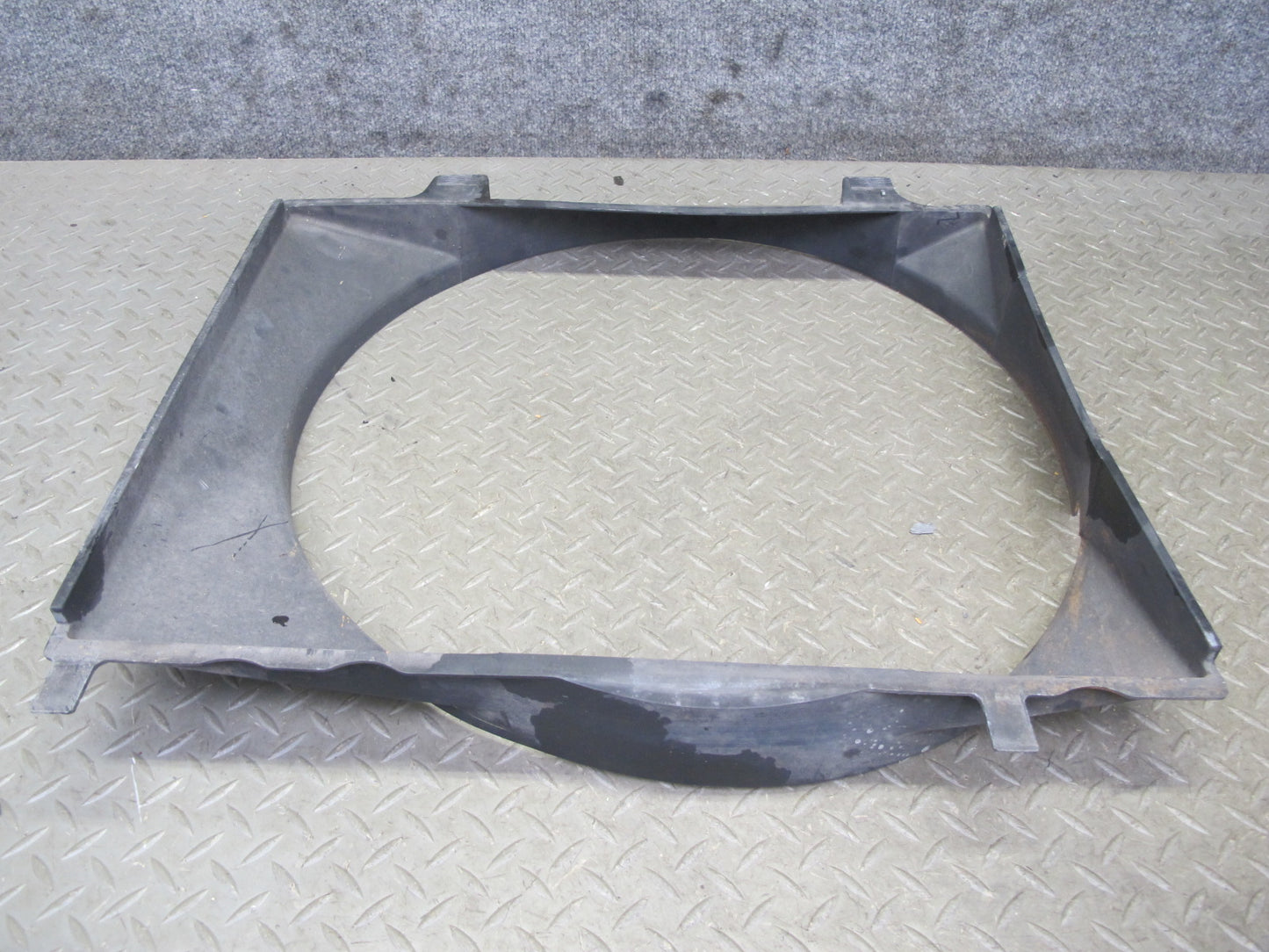 81-85 Mercedes W123 300D Engine Cooling Fan Motor Shroud OEM