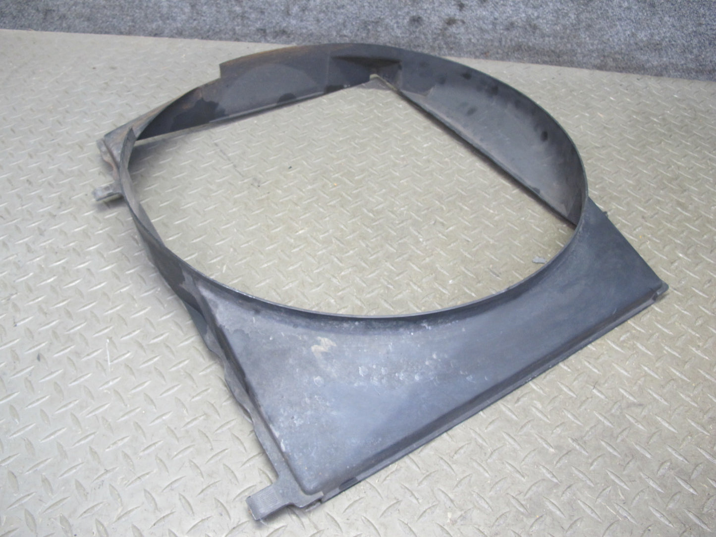 81-85 Mercedes W123 300D Engine Cooling Fan Motor Shroud OEM