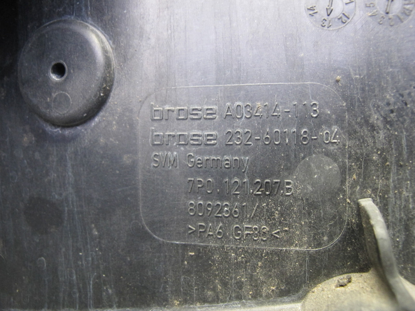 2011-2018 Porsche Cayenne S 958 4.8L Engine Cooling Fan Motor Shroud Assembly