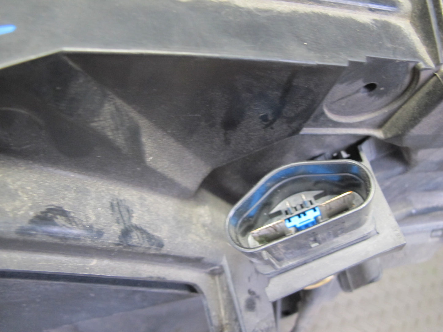 2011-2018 Porsche Cayenne S 958 4.8L Engine Cooling Fan Motor Shroud Assembly