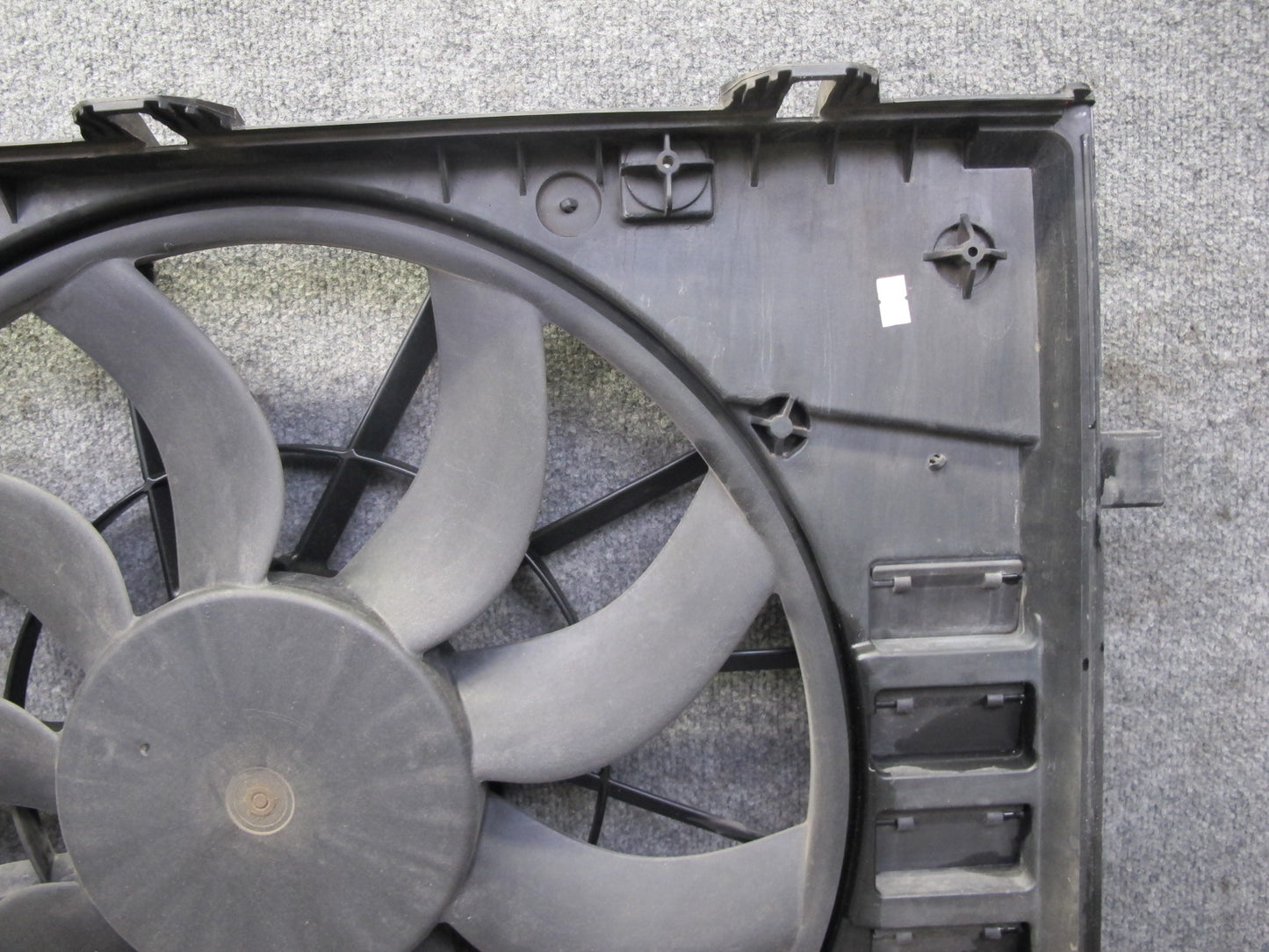 2011-2018 Porsche Cayenne S 958 4.8L Engine Cooling Fan Motor Shroud Assembly