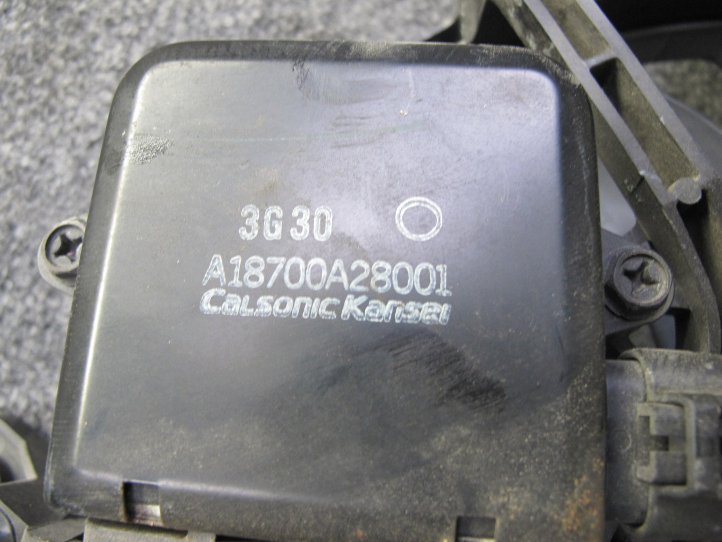 09-14 Nissan Z34 370Z M/T Engine Radiator Dual Cooling Fan & Shroud Assembly OEM