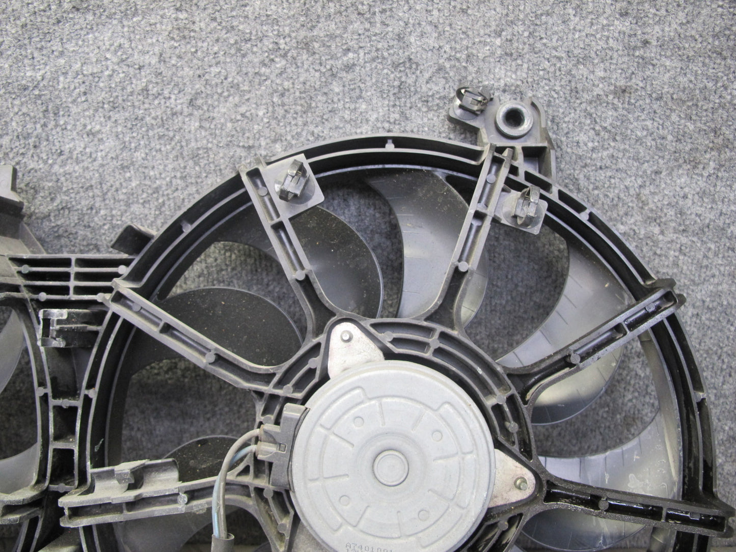 09-14 Nissan Z34 370Z M/T Engine Radiator Dual Cooling Fan & Shroud Assembly OEM