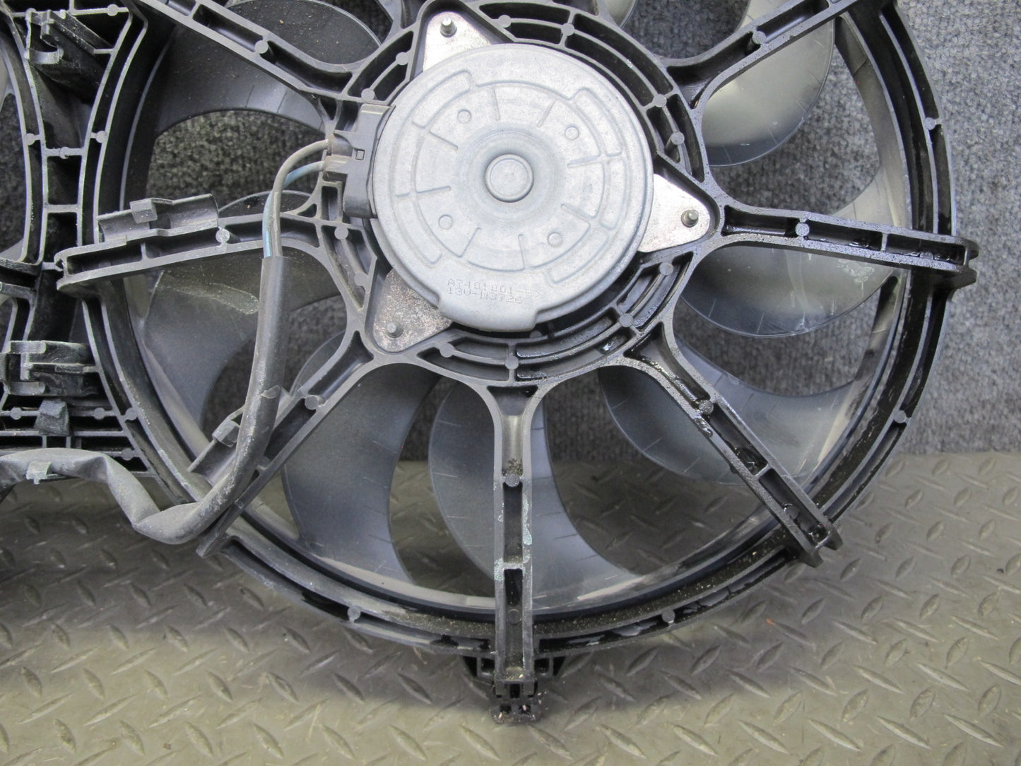 09-14 Nissan Z34 370Z M/T Engine Radiator Dual Cooling Fan & Shroud Assembly OEM