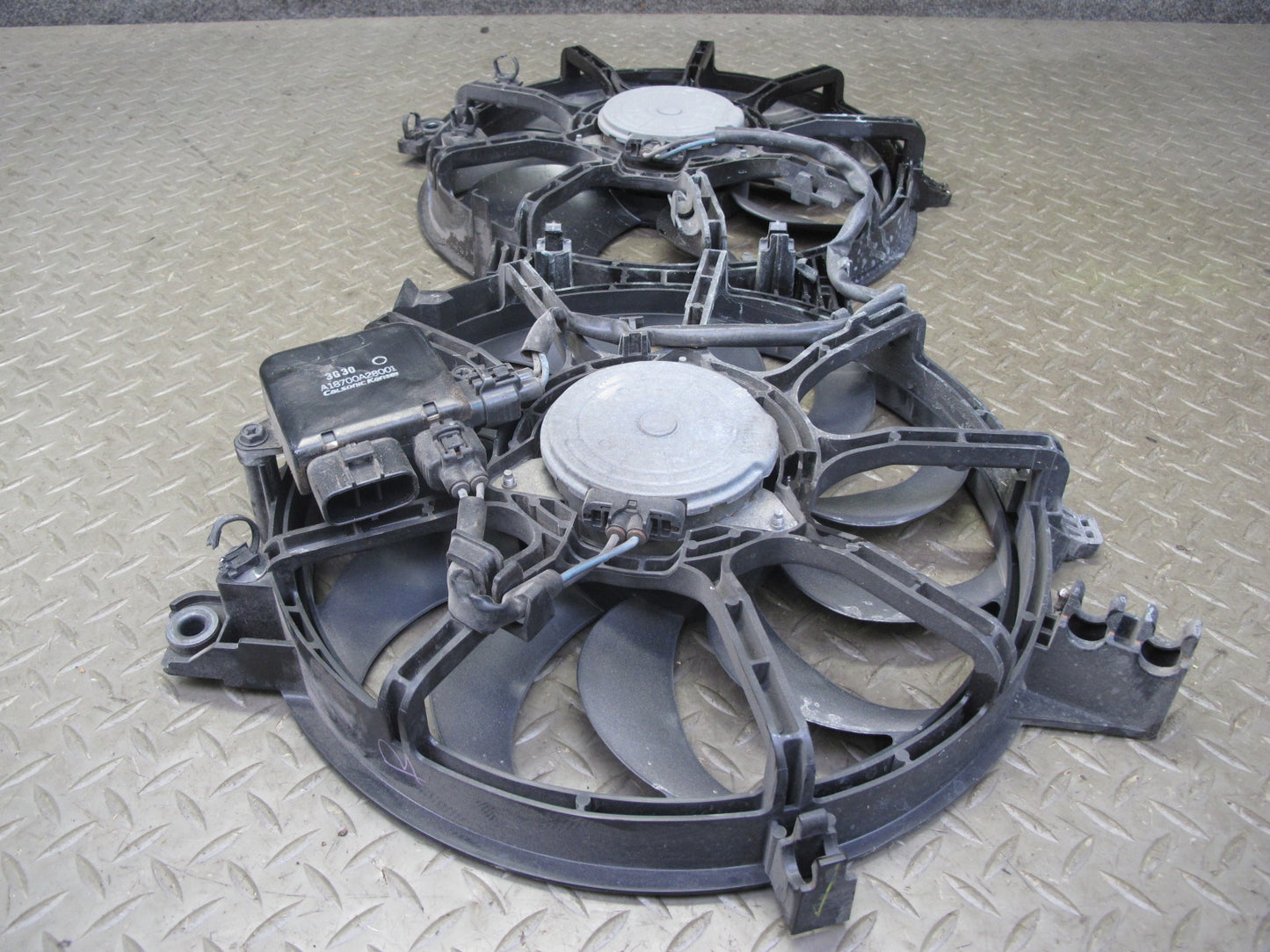 09-14 Nissan Z34 370Z M/T Engine Radiator Dual Cooling Fan & Shroud Assembly OEM