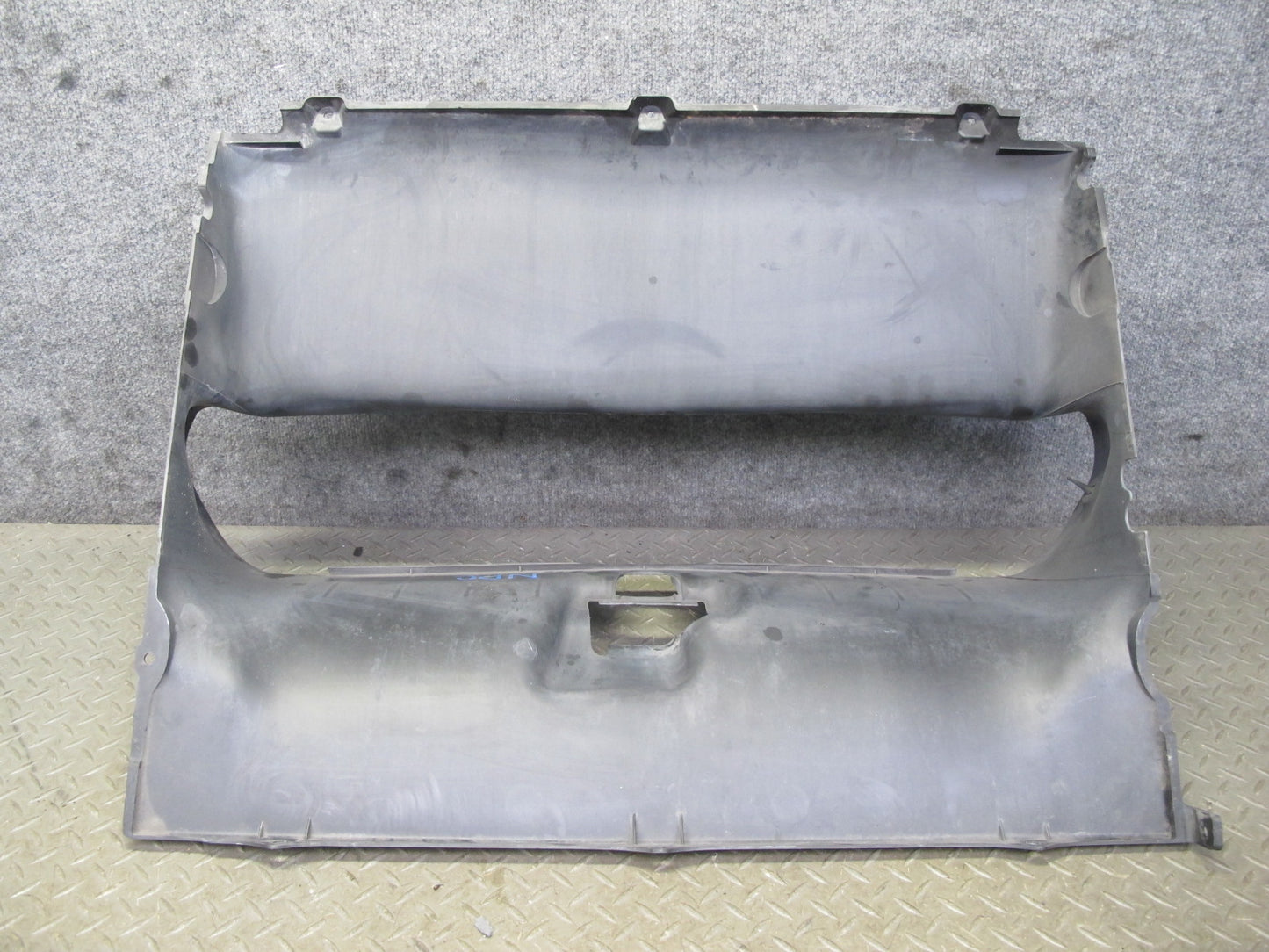 2011-2014 Porsche Cayenne S 958 Engine Radiator Plastic Air Intake Duct