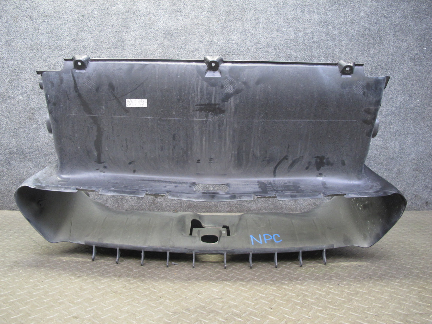 2011-2014 Porsche Cayenne S 958 Engine Radiator Plastic Air Intake Duct