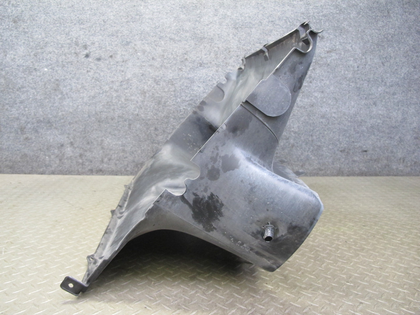 2011-2014 Porsche Cayenne S 958 Engine Radiator Plastic Air Intake Duct