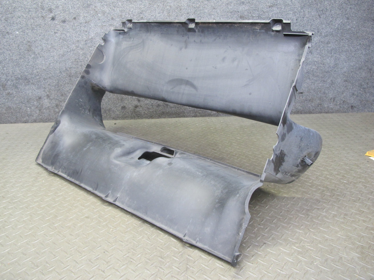 2011-2014 Porsche Cayenne S 958 Engine Radiator Plastic Air Intake Duct