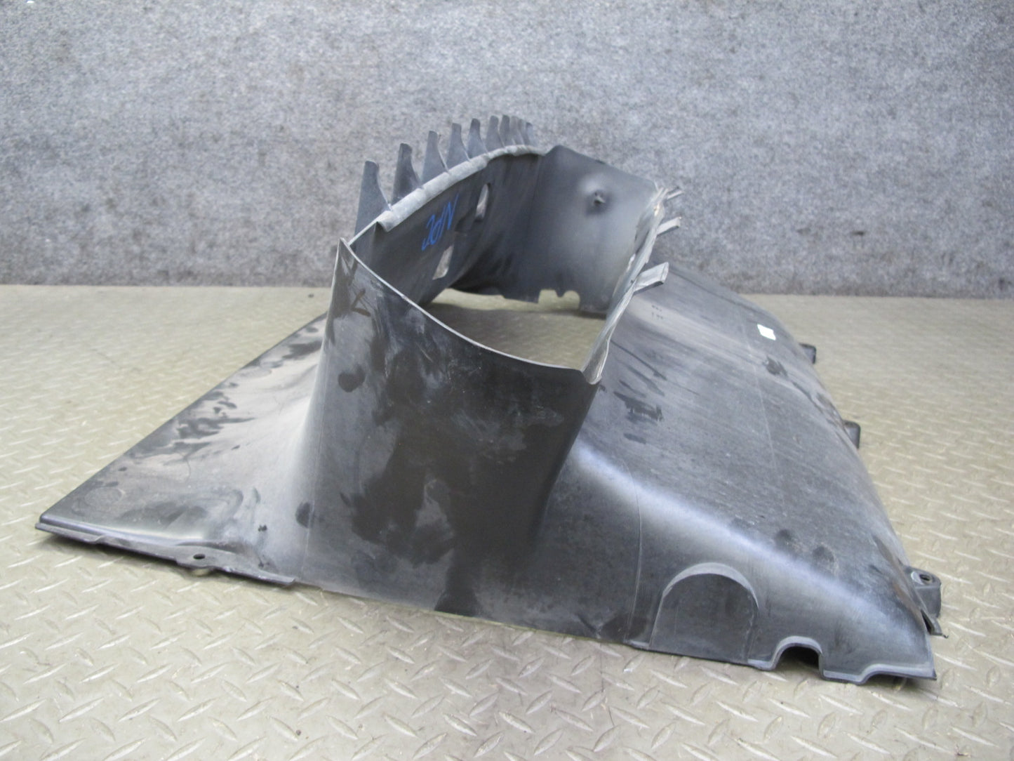 2011-2014 Porsche Cayenne S 958 Engine Radiator Plastic Air Intake Duct