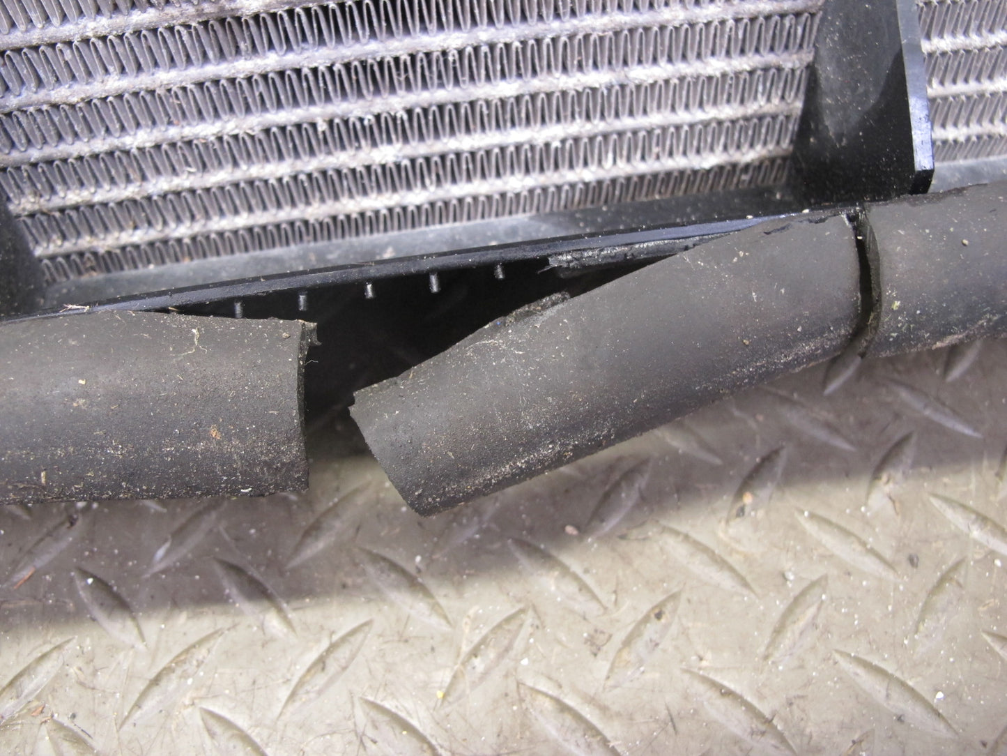 03-06 Mercedes R230 SL600 Engine Oil Cooler w Duct Shroud OEM