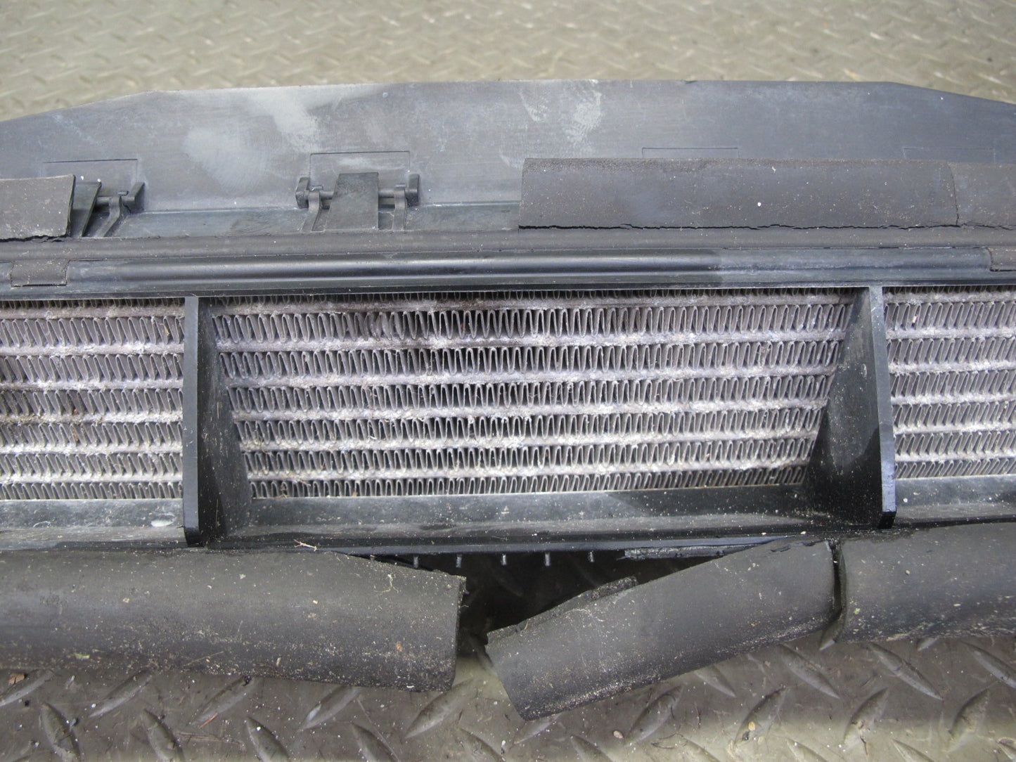 03-06 Mercedes R230 SL600 Engine Oil Cooler w Duct Shroud OEM