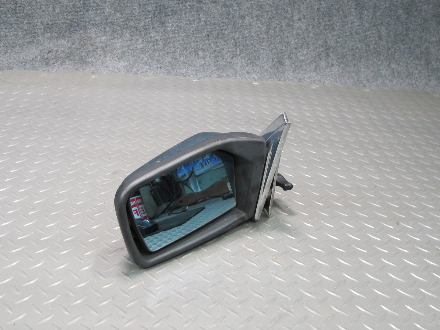 77-85 Mercedes W123 300D Front Left Door Exterior Side View Mirror OEM