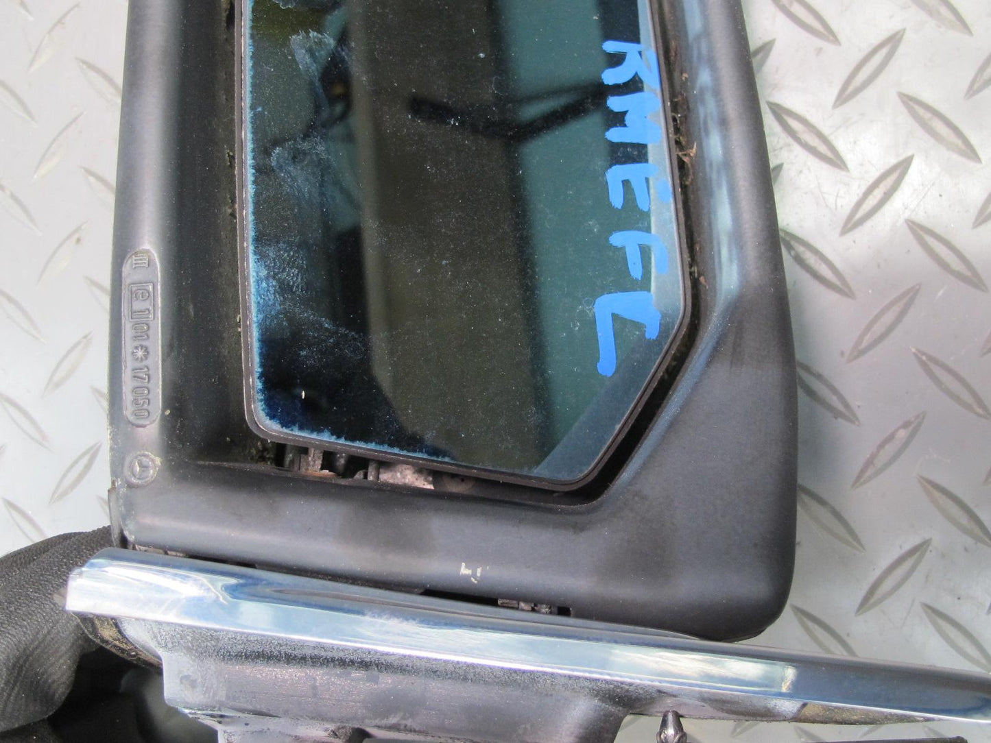 77-85 Mercedes W123 300D Front Left Door Exterior Side View Mirror OEM