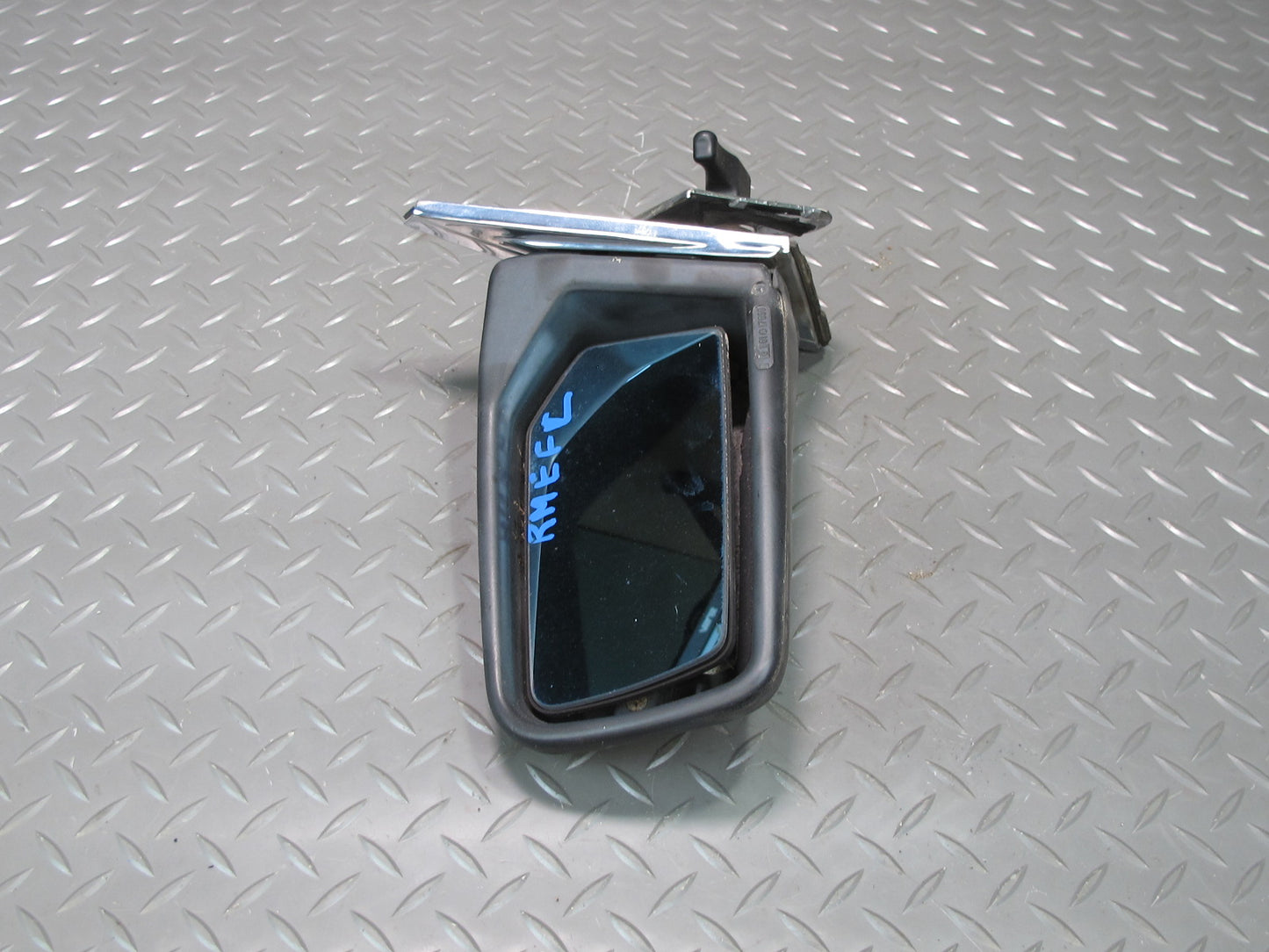 77-85 Mercedes W123 300D Front Left Door Exterior Side View Mirror OEM