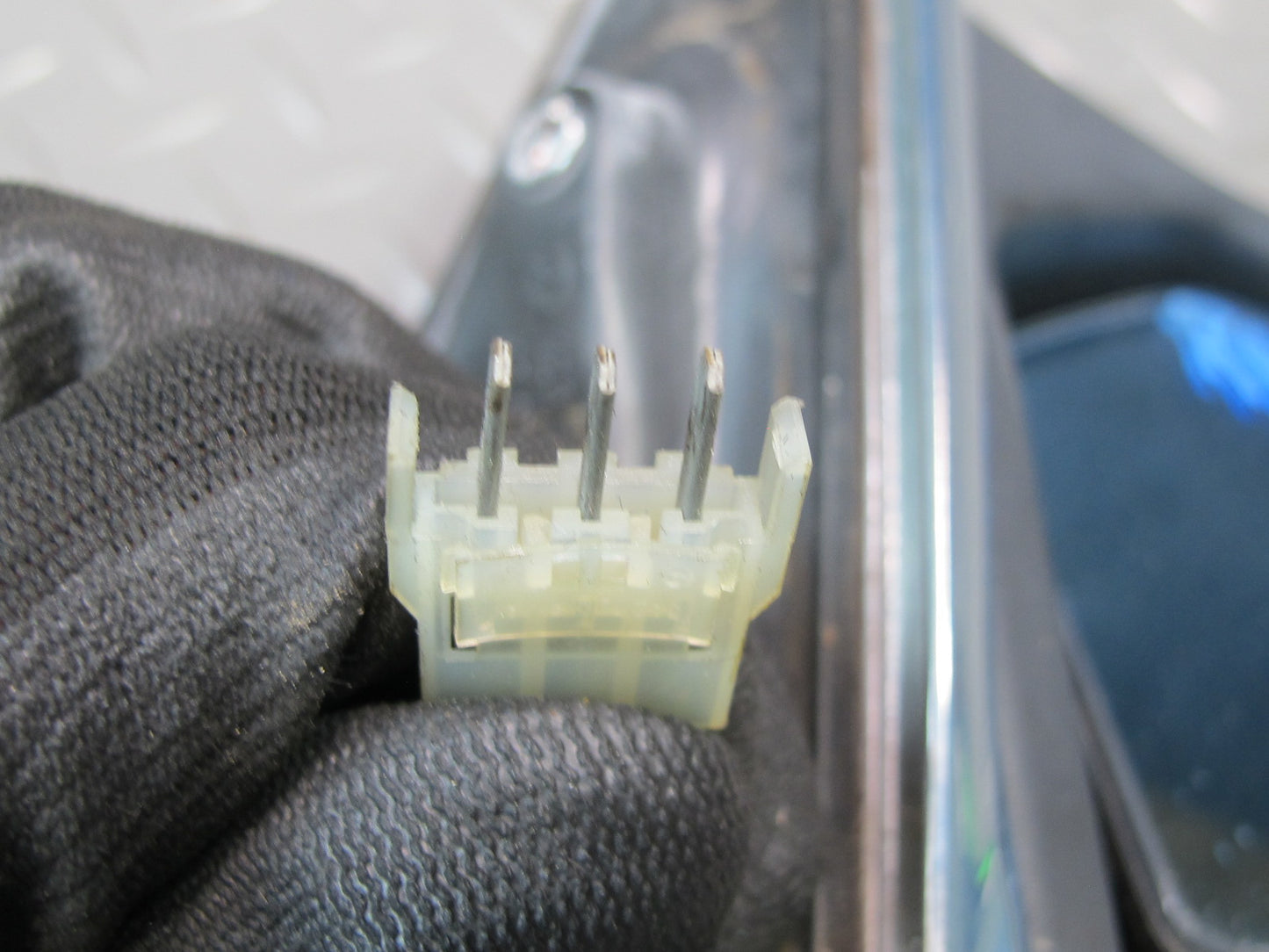 77-85 Mercedes W123 300D Front Right Door Exterior Side View Mirror OEM