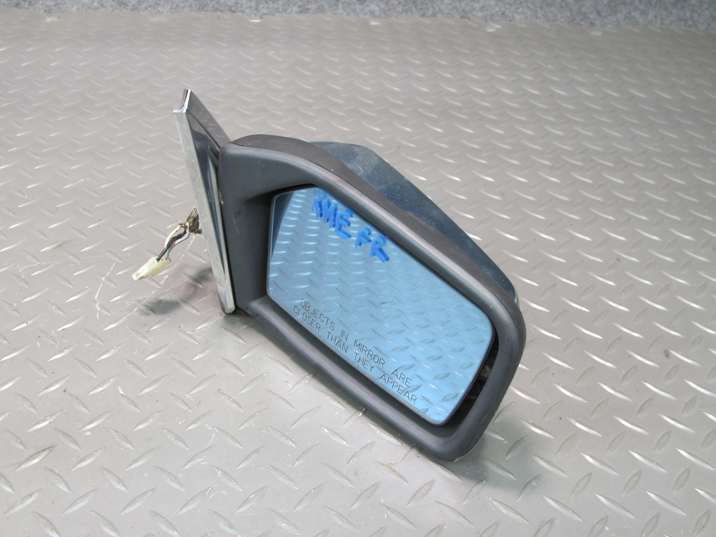 77-85 Mercedes W123 300D Front Right Door Exterior Side View Mirror OEM