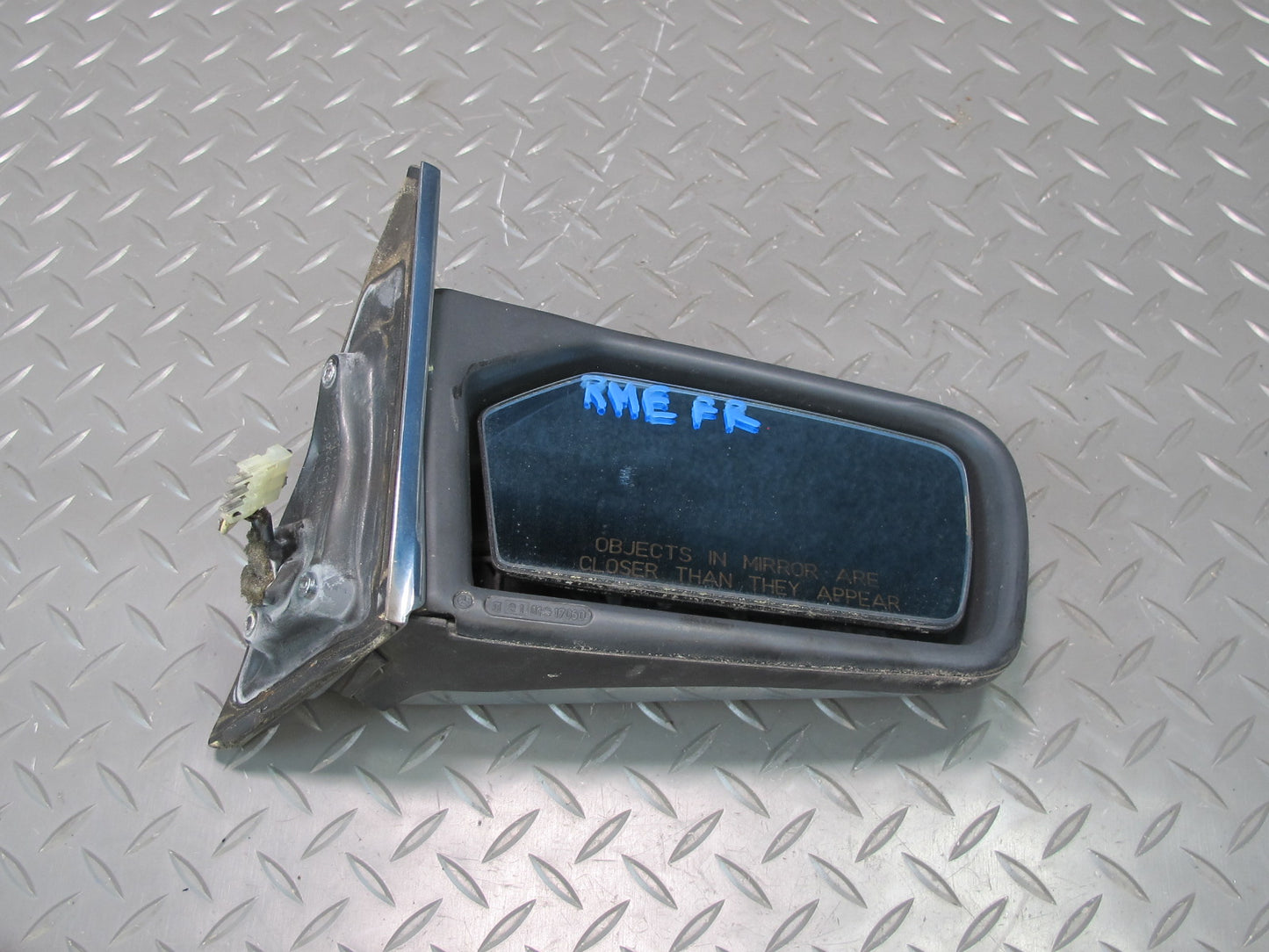 77-85 Mercedes W123 300D Front Right Door Exterior Side View Mirror OEM