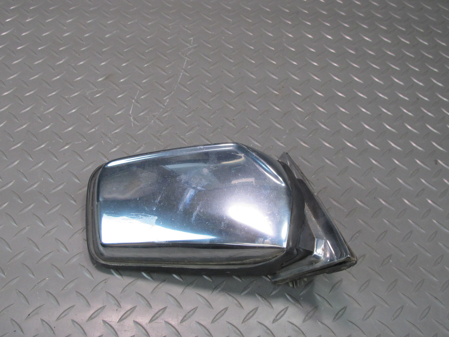 77-85 Mercedes W123 300D Front Right Door Exterior Side View Mirror OEM