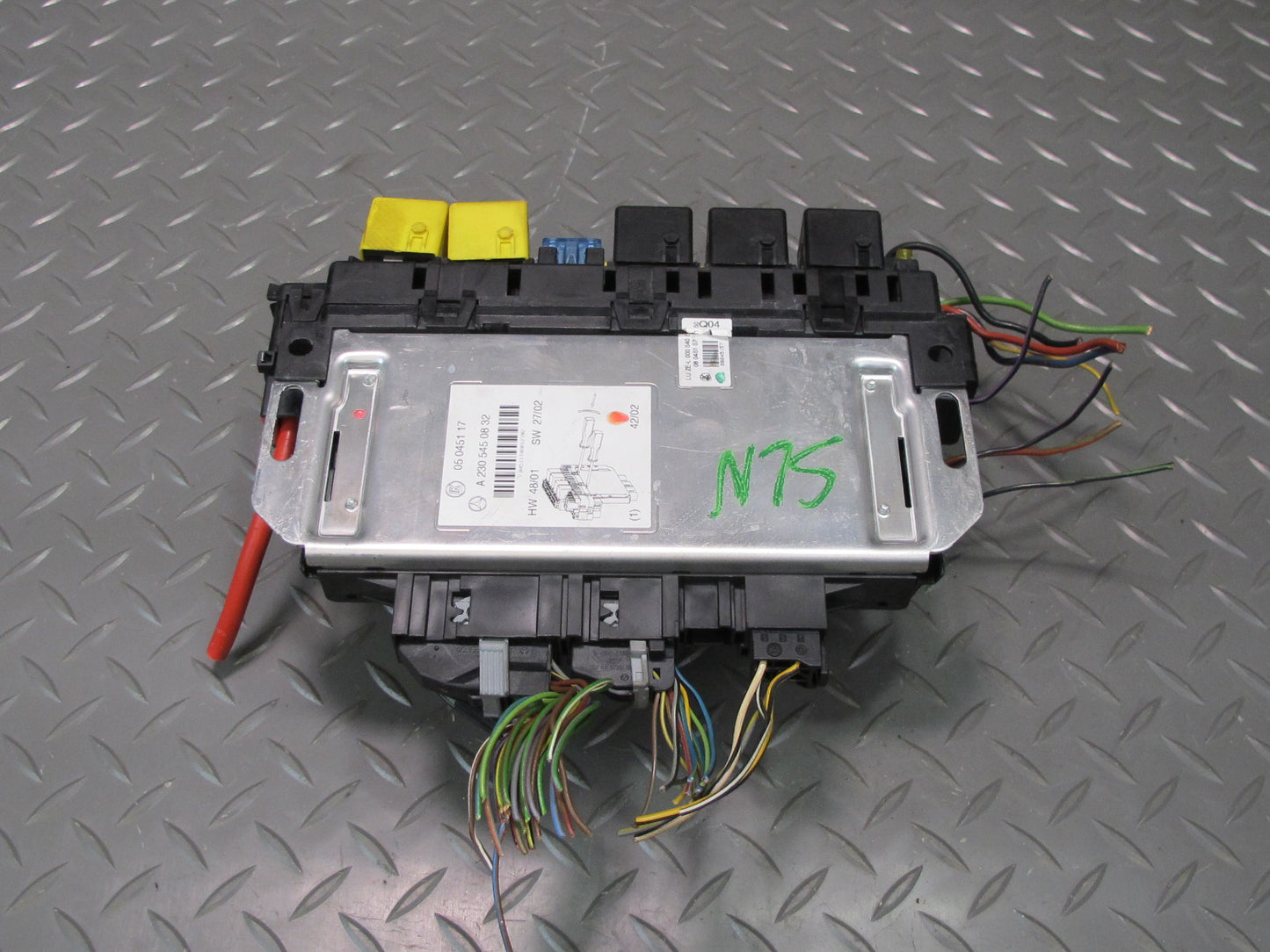 03-12 Mercedes R230 Sl-class Front Left SAM Fuse Relay Box Module 2305450832 OEM