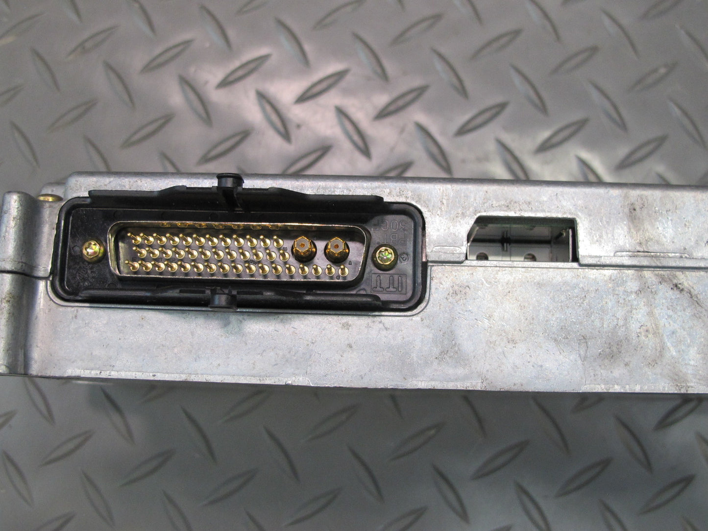 03-06 Mercedes R230 Sl-class Voice Command Control Module 2038204085 OEM