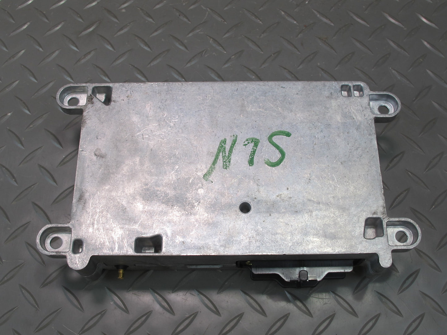 03-06 Mercedes R230 Sl-class Voice Command Control Module 2038204085 OEM