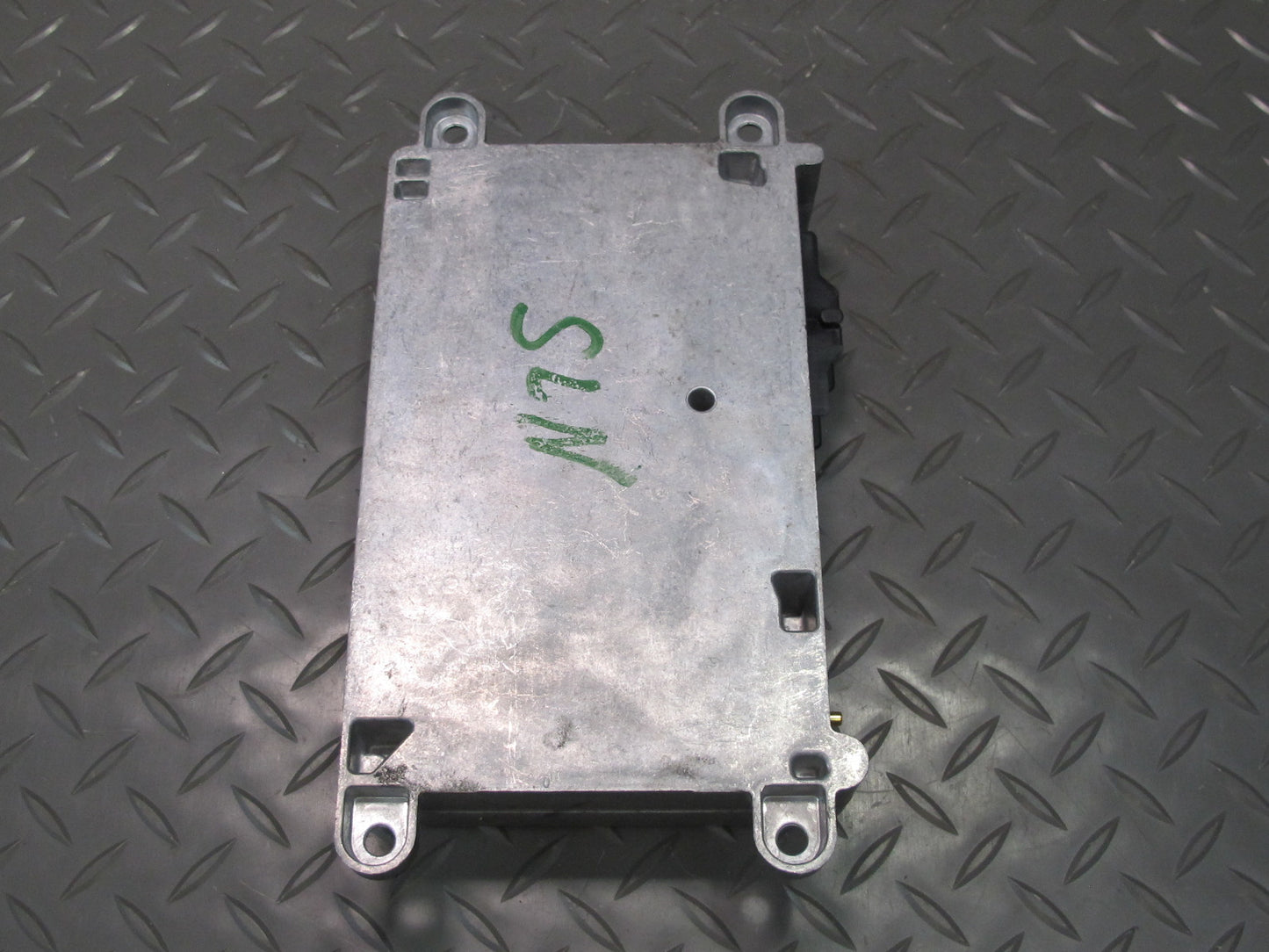 03-06 Mercedes R230 Sl-class Voice Command Control Module 2038204085 OEM