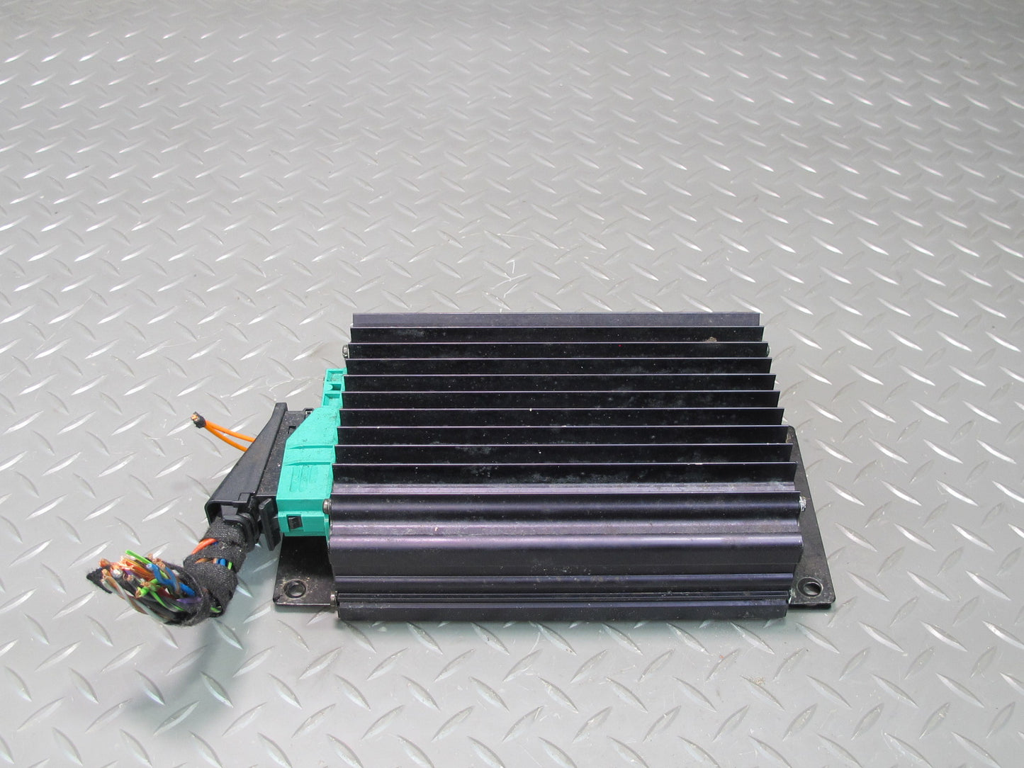 03-04 Mercedes R230 Sl-class Bose Audio Radio Amplifier AMP 2308200189 OEM