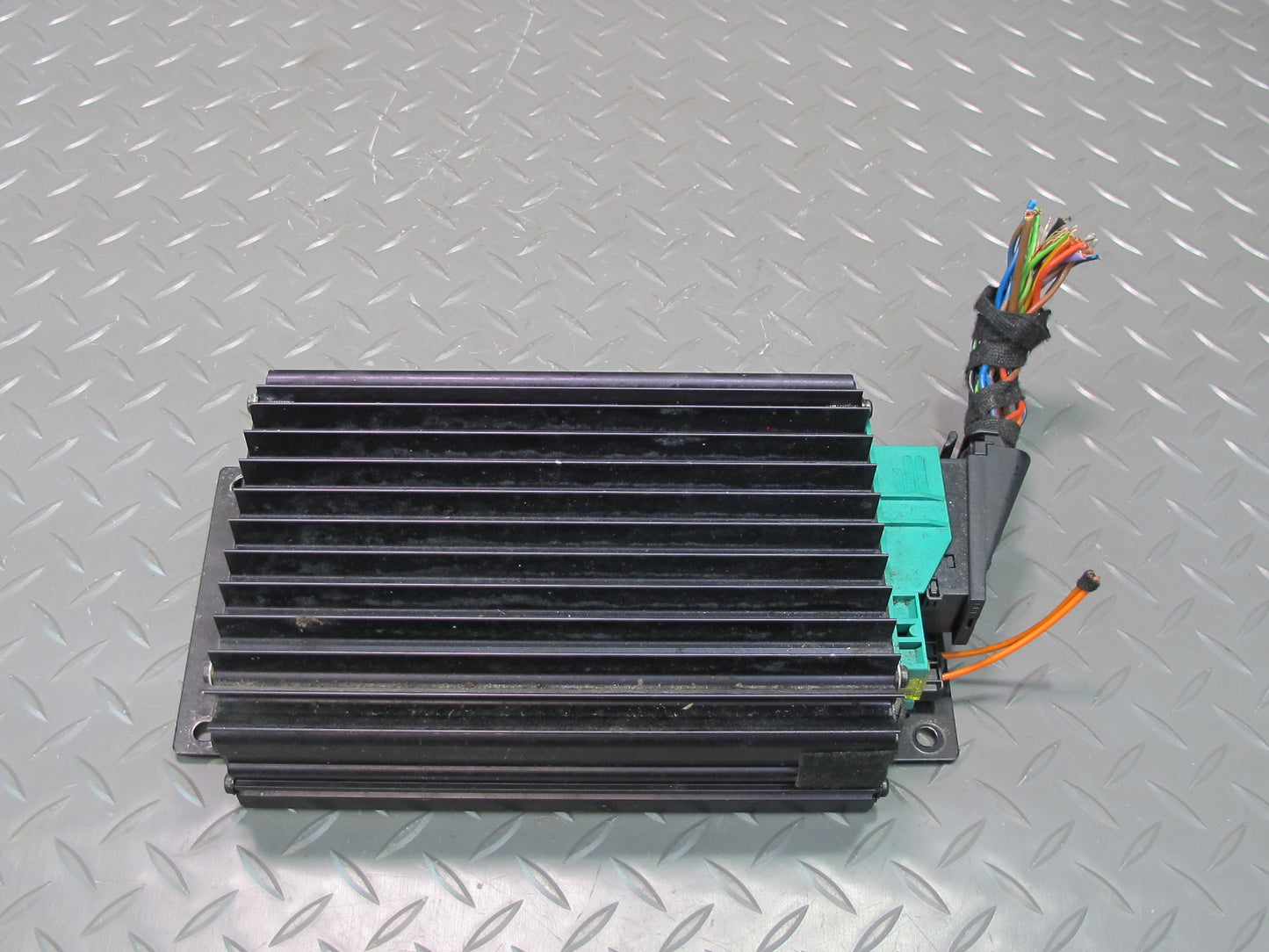 03-04 Mercedes R230 Sl-class Bose Audio Radio Amplifier AMP 2308200189 OEM