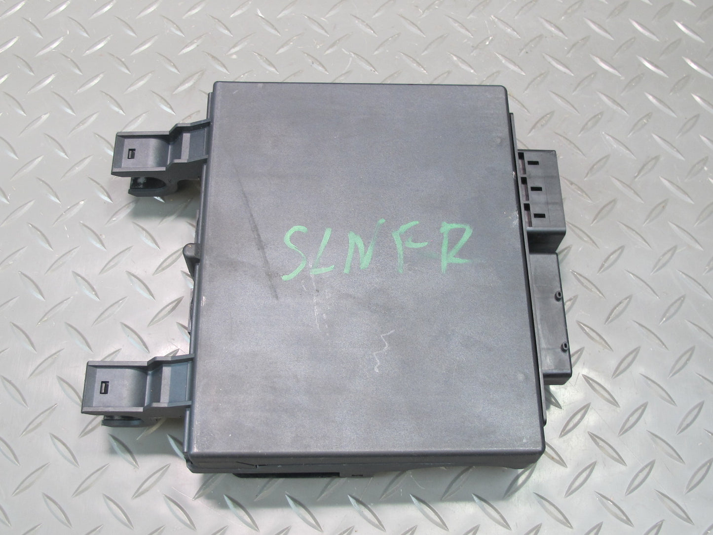 03-06 Mercedes R230 Sl-class Front Right Seat Control Module 2308204426 OEM