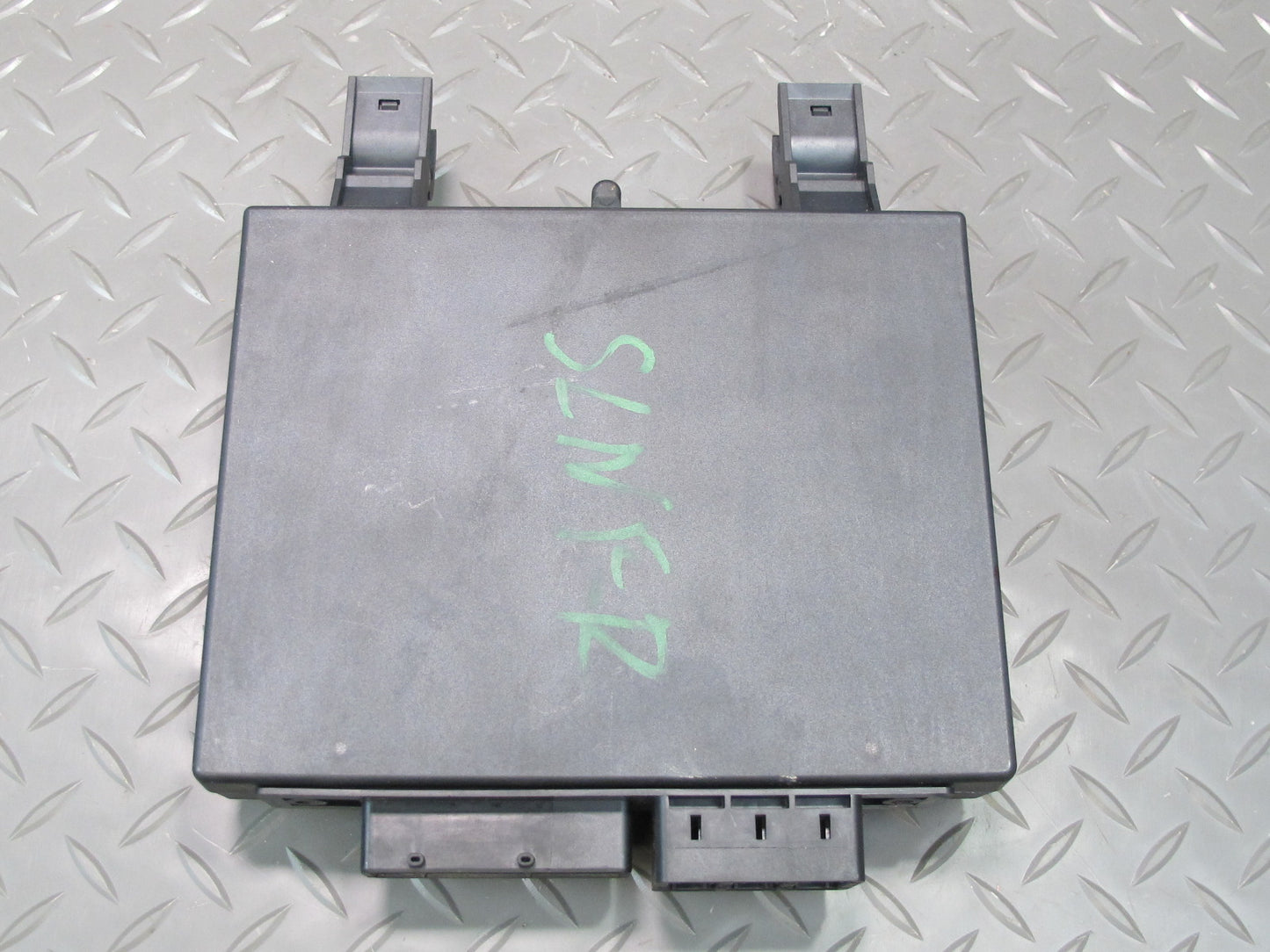 03-06 Mercedes R230 Sl-class Front Right Seat Control Module 2308204426 OEM