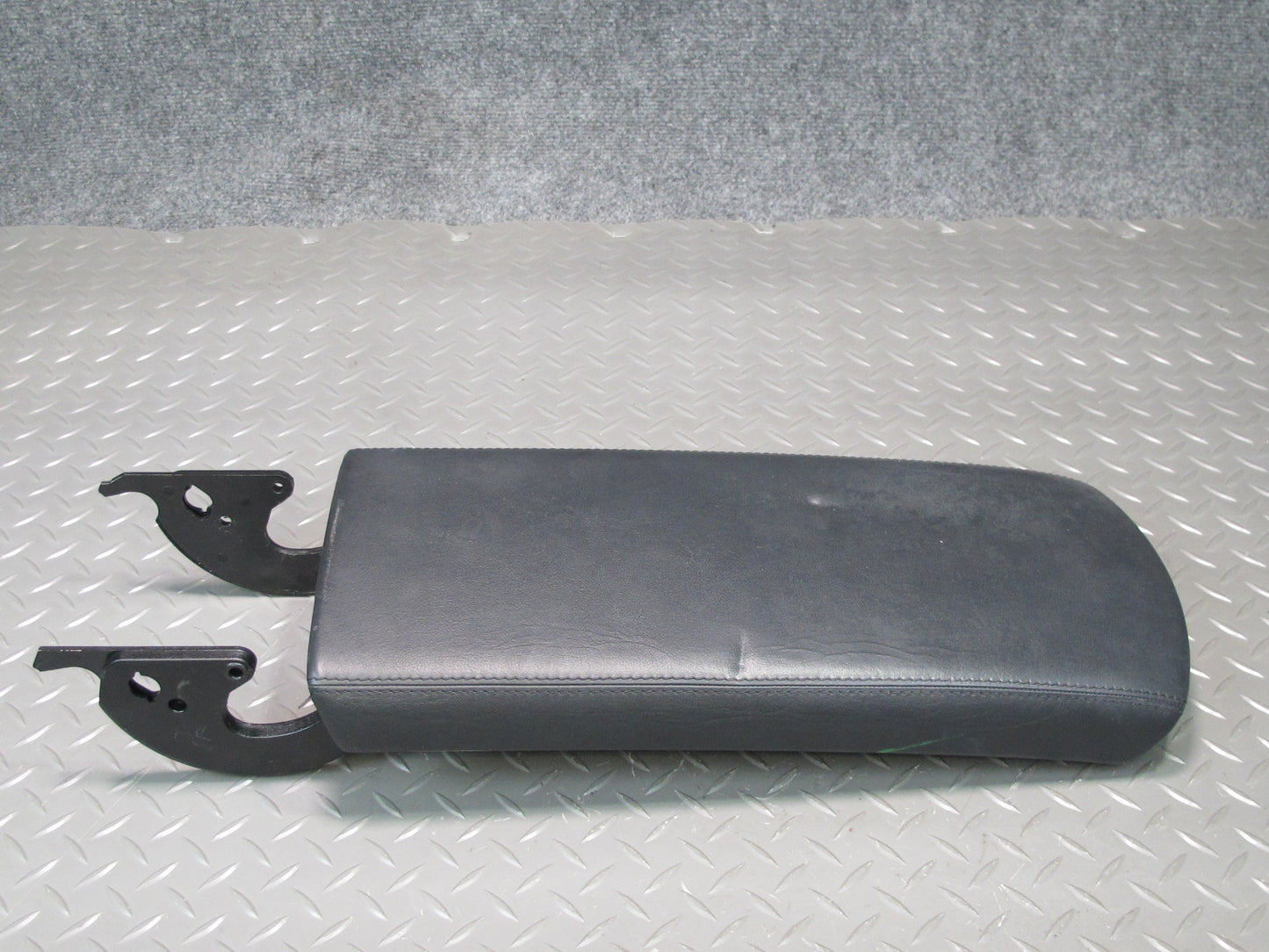 03-06 Mercedes R230 Center Console Leather Armrest Lid Cover OEM