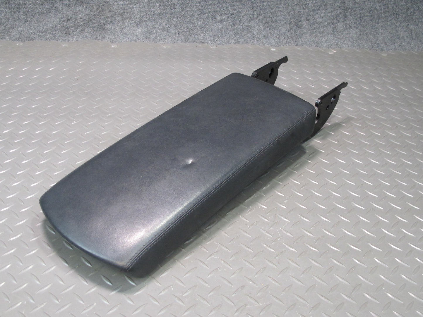 03-06 Mercedes R230 Center Console Leather Armrest Lid Cover OEM