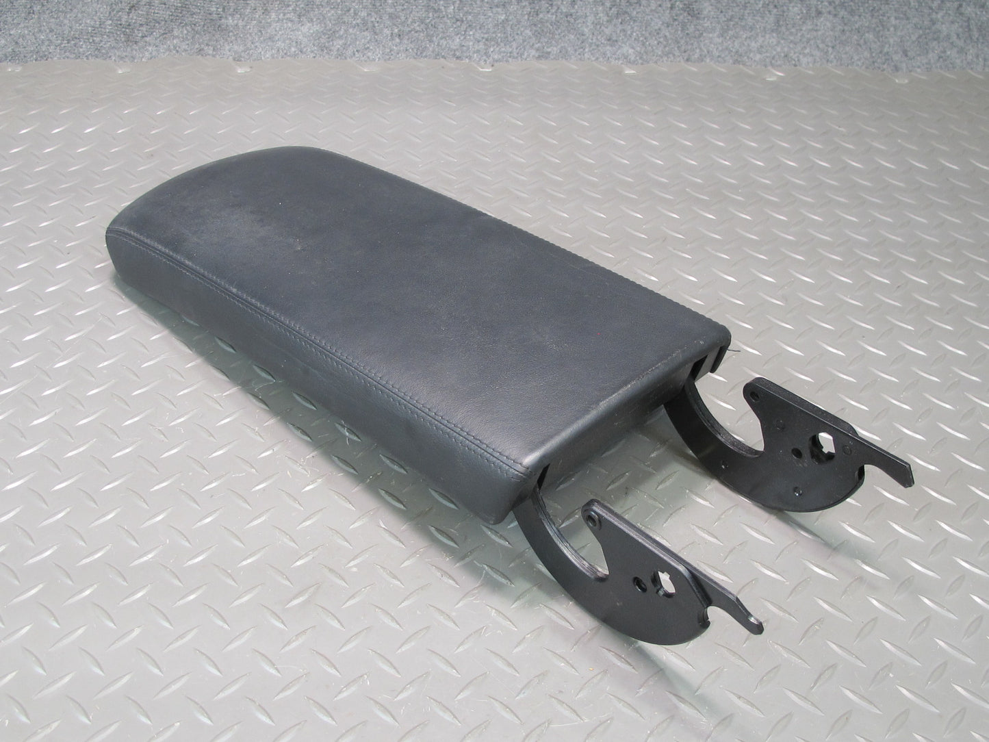 03-06 Mercedes R230 Center Console Leather Armrest Lid Cover OEM