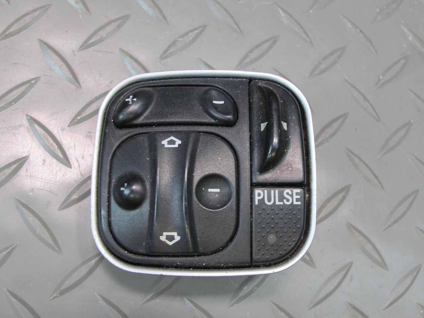 03-06 Mercedes R230 Sl-class Front Left or Right Seat Massage Control Switch OEM