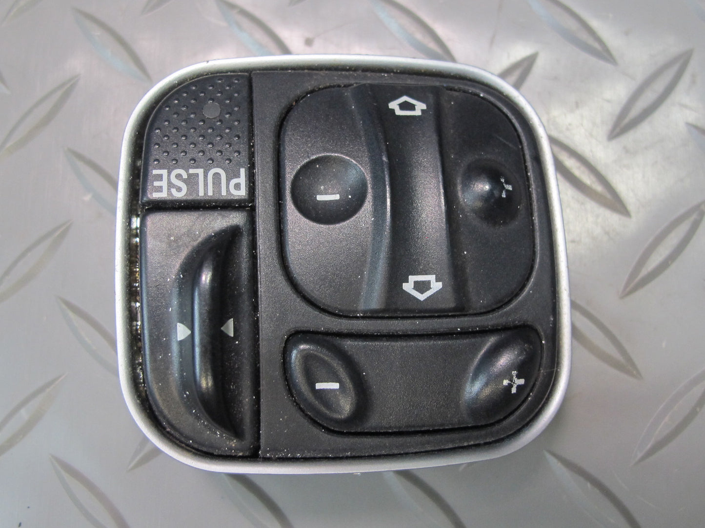 03-06 Mercedes R230 Sl-class Front Left or Right Seat Massage Control Switch OEM