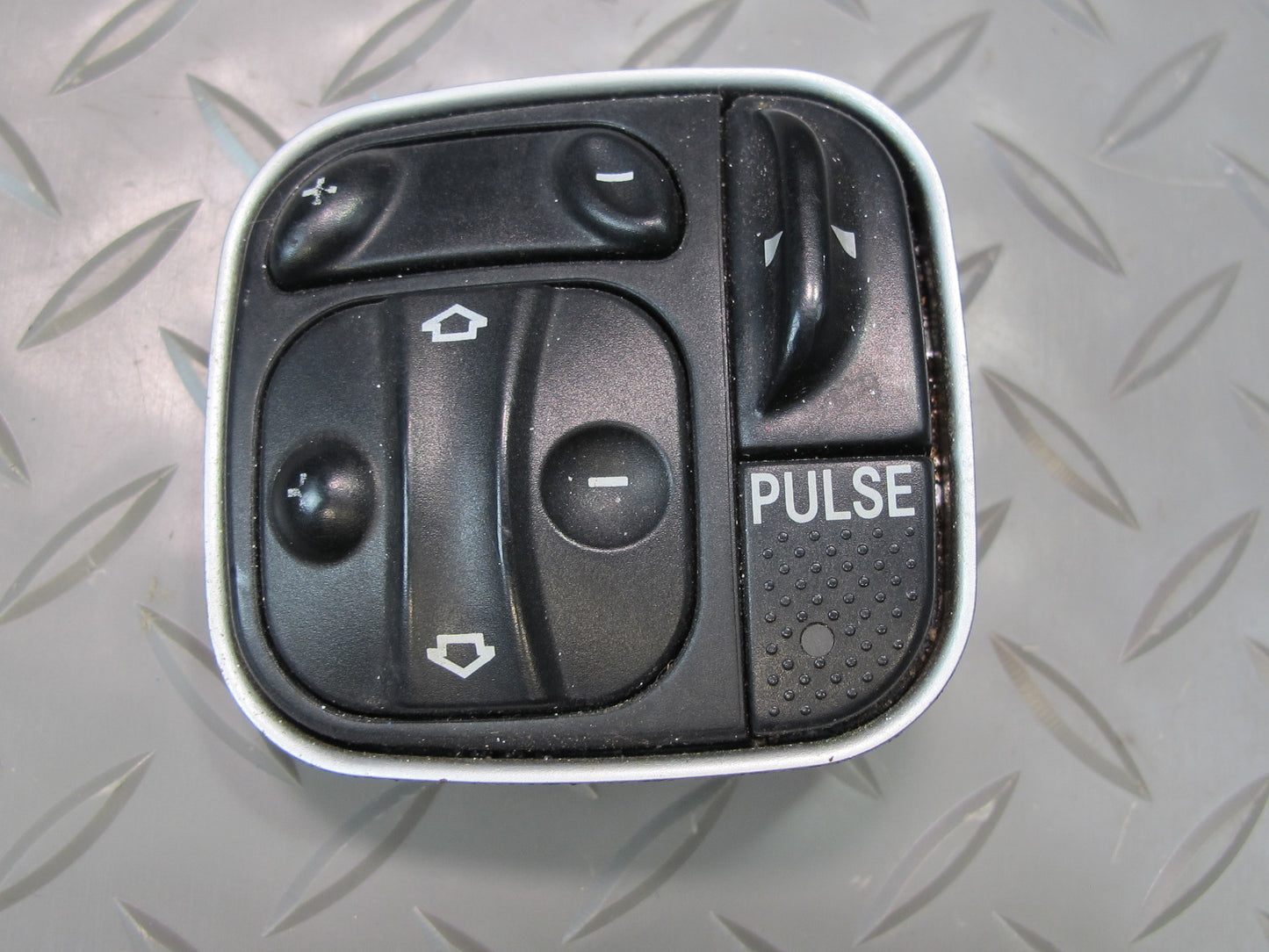 03-06 Mercedes R230 Sl-class Front Left or Right Seat Massage Control Switch OEM